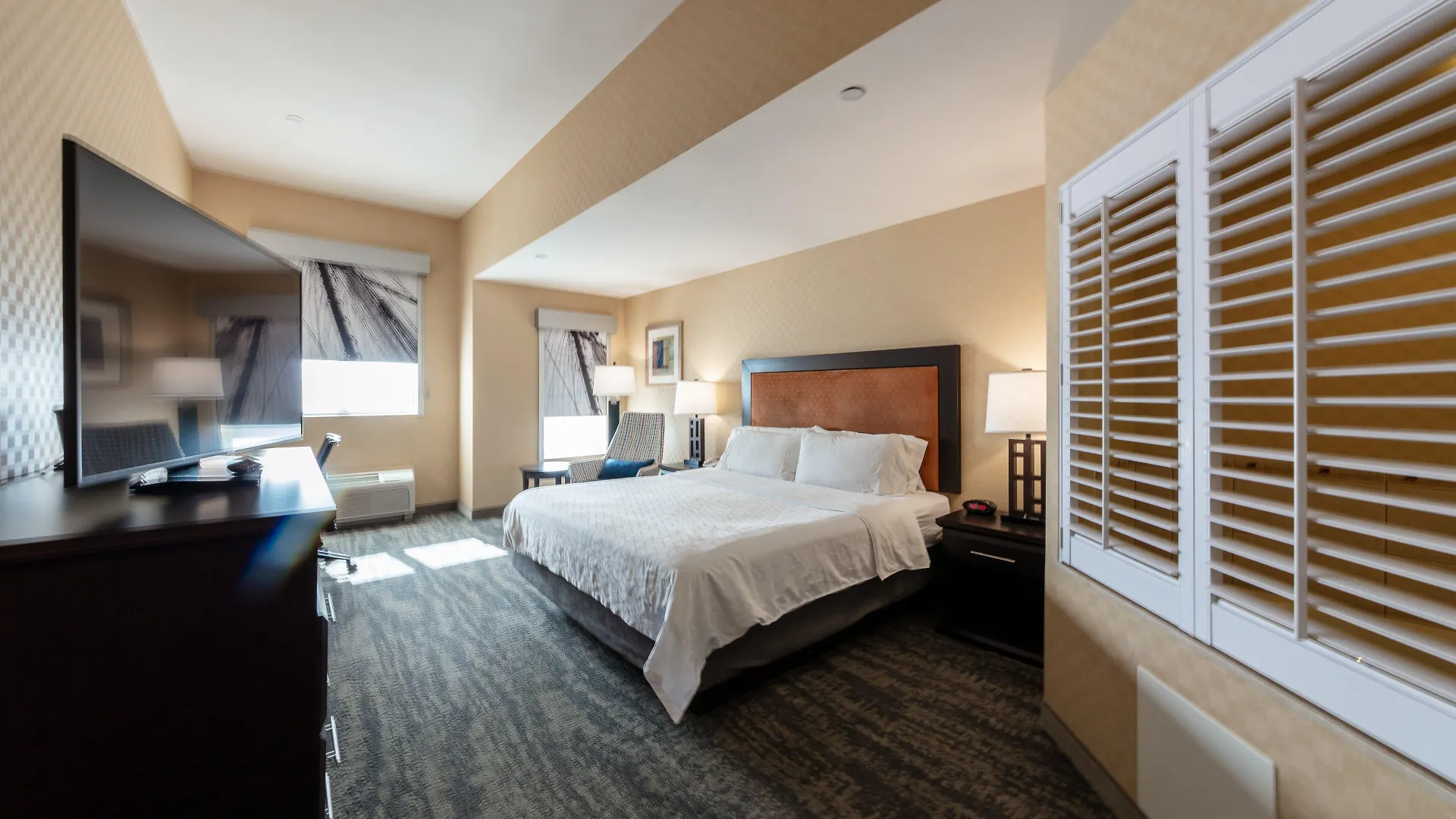 Holiday Inn Express & Suites Riverport Richmond By Ihg