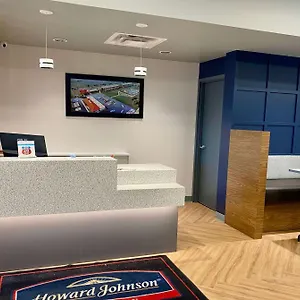 Howard Johnson By Wyndham West Canada