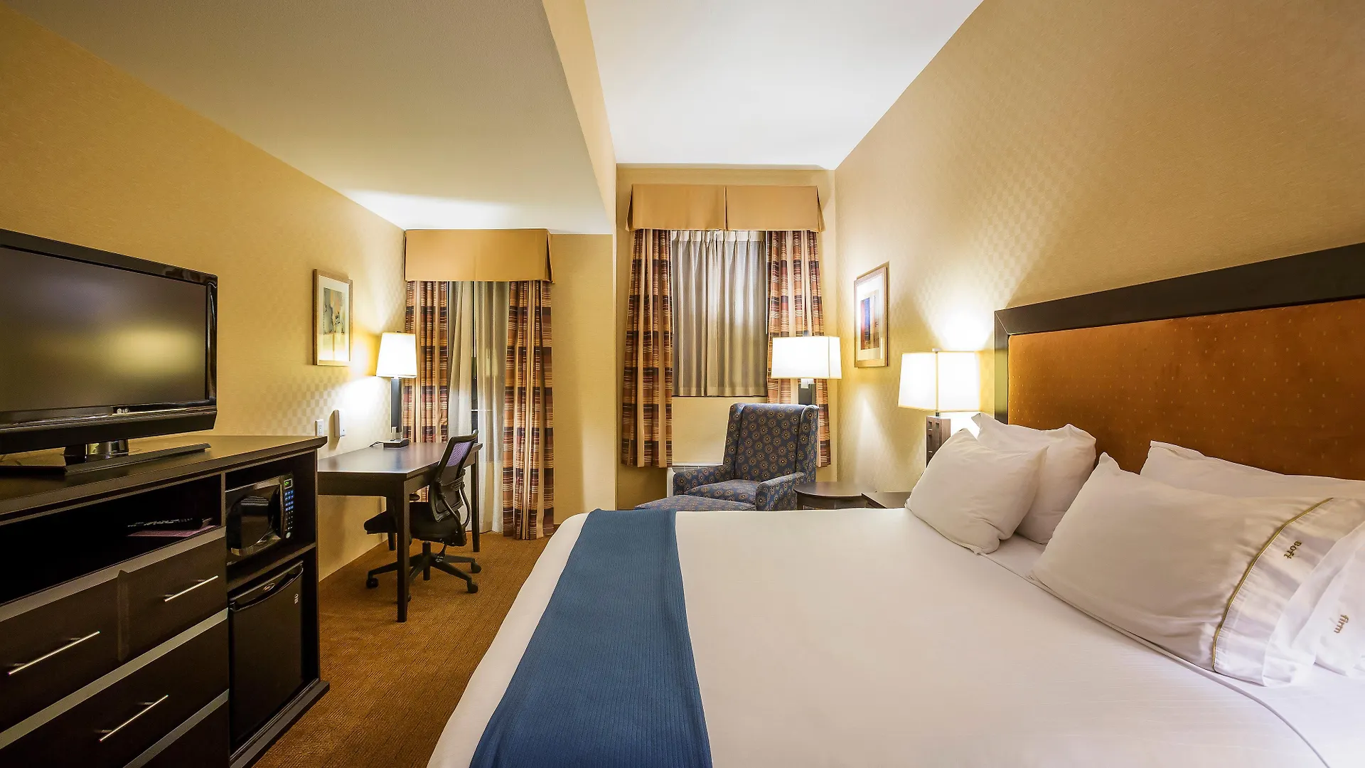 Holiday Inn Express & Suites Riverport Richmond By Ihg