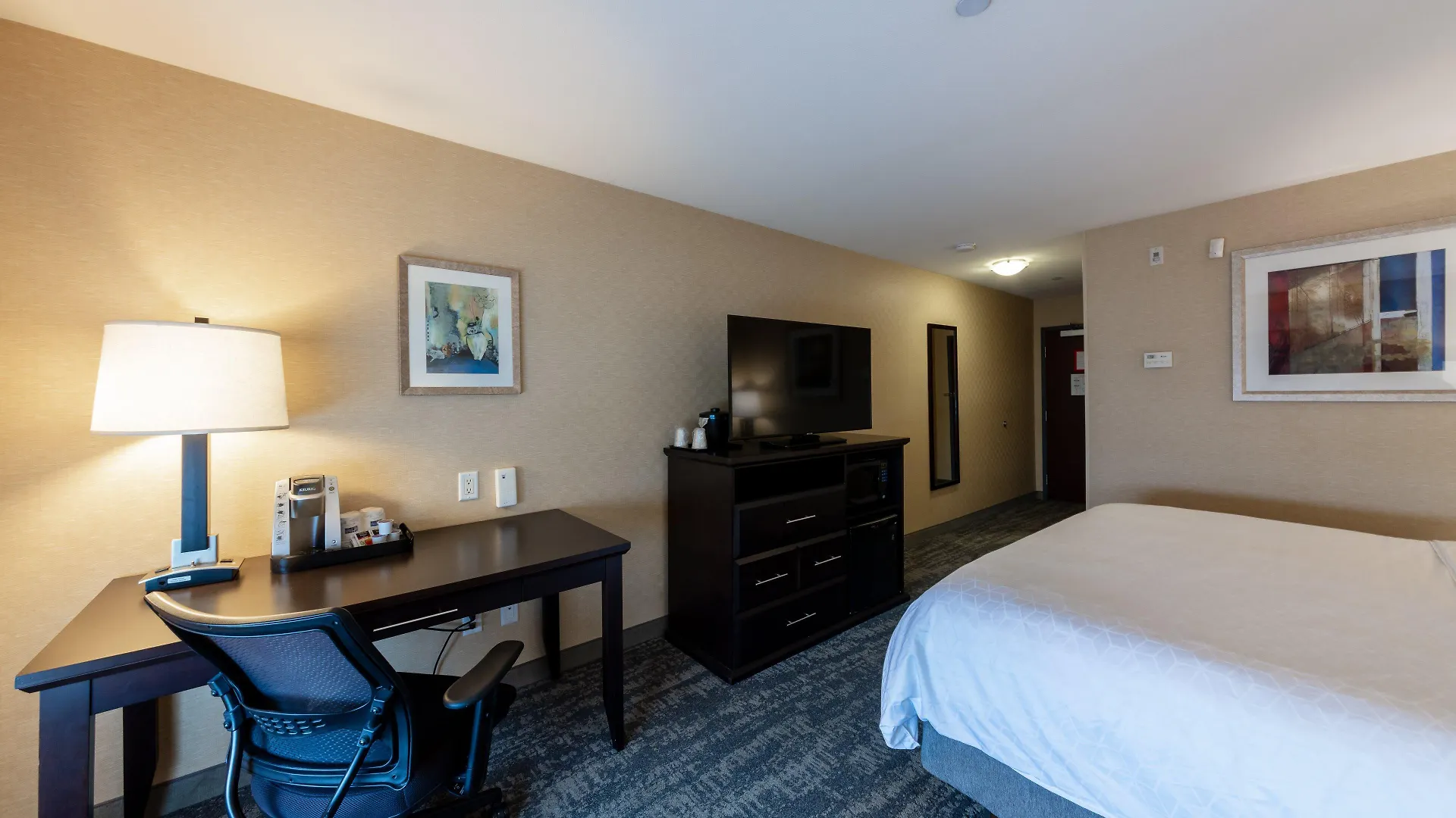 Hotel Holiday Inn Express & Suites Riverport Richmond By Ihg
