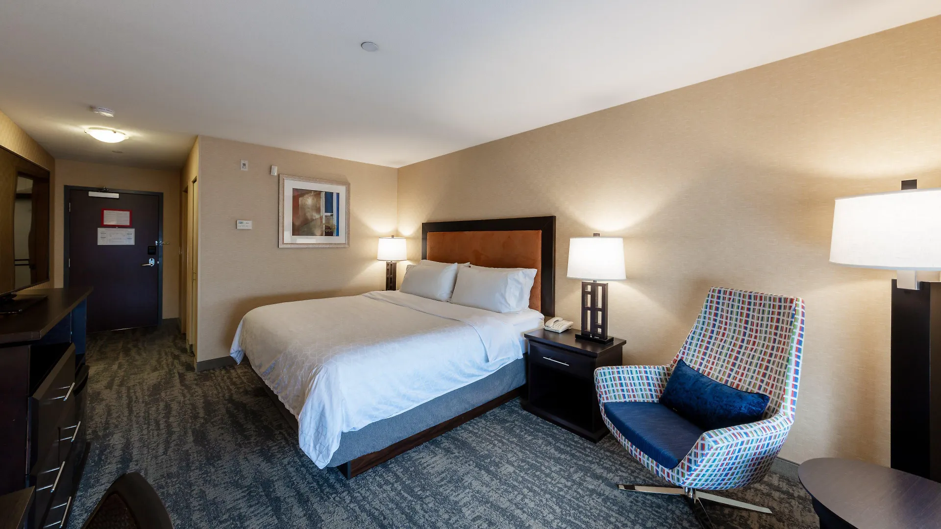 Holiday Inn Express & Suites Riverport Richmond By Ihg 3*,