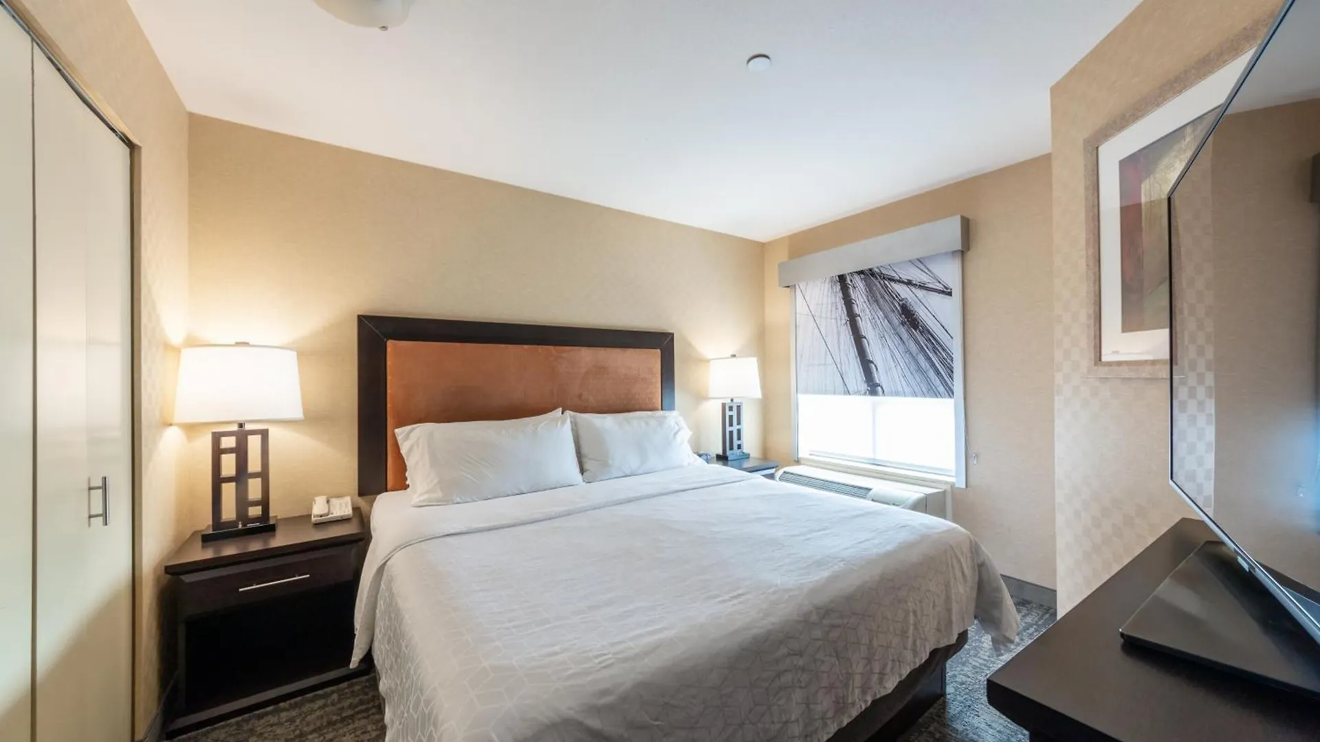 Holiday Inn Express & Suites Riverport Richmond By Ihg