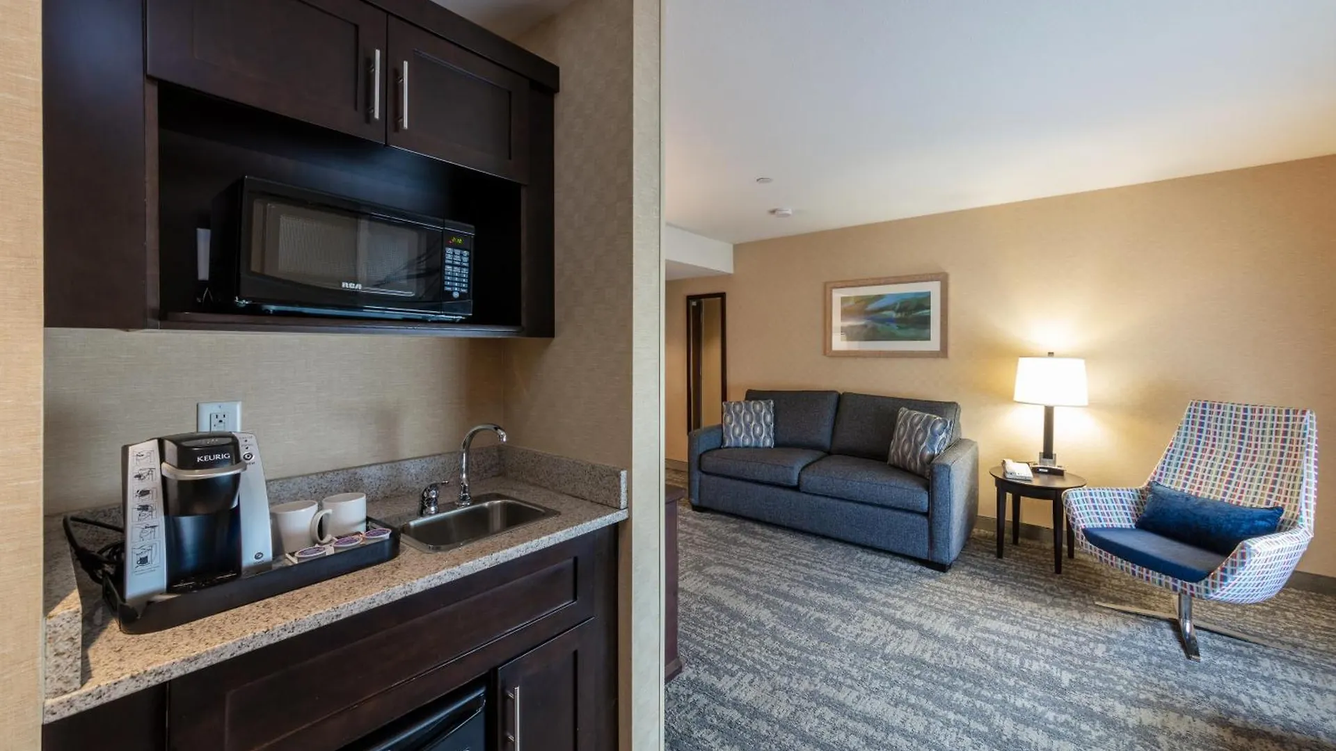 Hotel Holiday Inn Express & Suites Riverport Richmond By Ihg